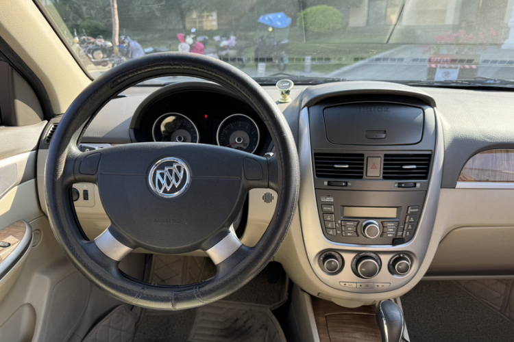 别克 凯越 2015款 1.5L 自动经典型局部细节13