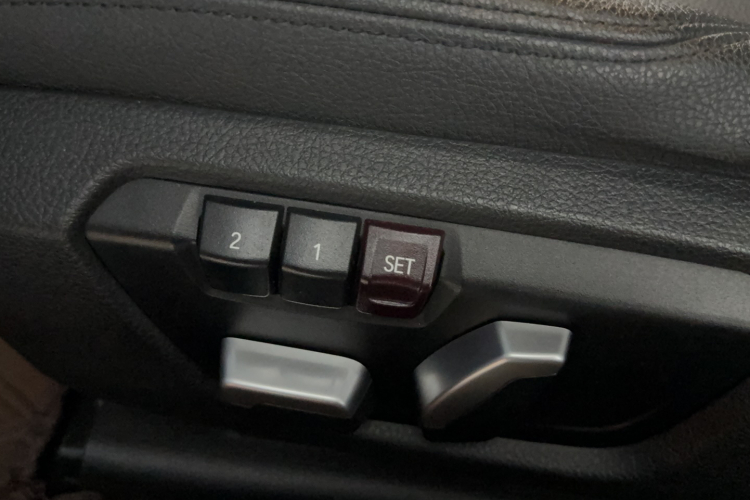 宝马3系 2017款 320Li M运动型局部细节9006