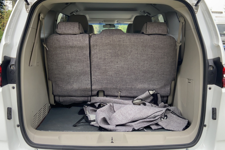 别克GL8 2021款 陆上公务舱 652T 舒适型局部细节23