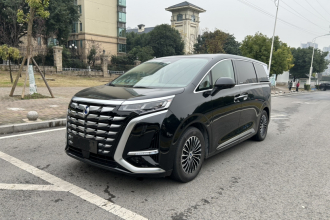 腾势D9 2022款 DM-i 970 四驱尊荣型