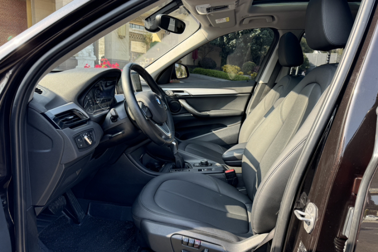 宝马X1 2016款 sDrive18Li 尊享型局部细节19