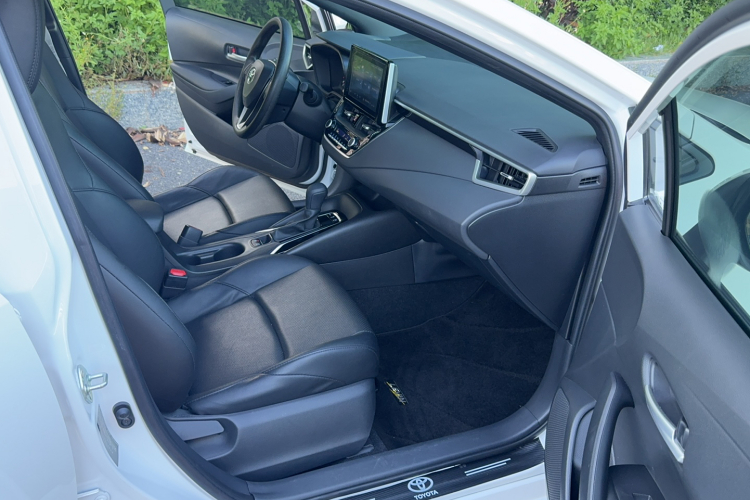 丰田 雷凌 2023款 185T CVT豪华版中控内饰7002