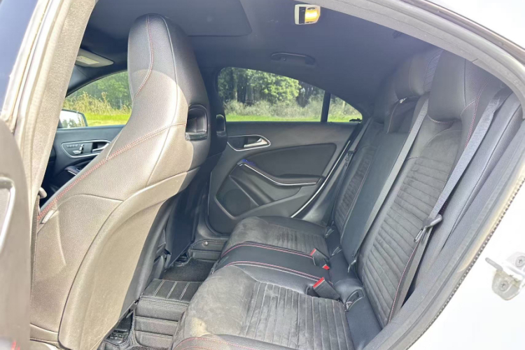 奔驰CLA 2016款 改款 CLA 220 4MATIC中控内饰7004