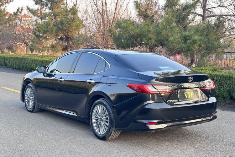 丰田 凯美瑞 2024款  双擎 2.0HG 尊贵版车身外观6005