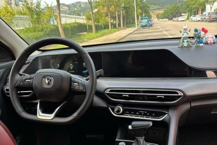 长安 逸动 2021款 PLUS 蓝鲸NE 1.4T GDI DCT尊贵型中控内饰7002