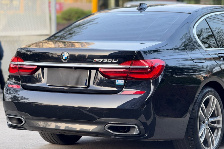 宝马7系 2018款 730Li 领先型 M运动套装车身外观6003
