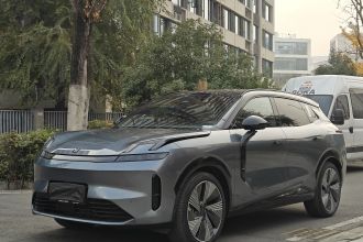 领克08 EM-P 2025款 220km 四驱性能Halo