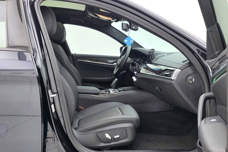 宝马5系 2018款 525Li M运动套装局部细节41