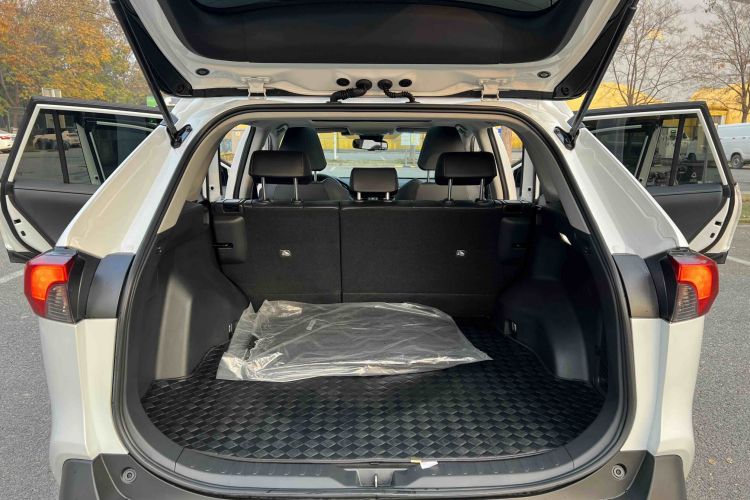 丰田 RAV4荣放 2023款 2.0L CVT两驱风尚Plus版中控内饰7006