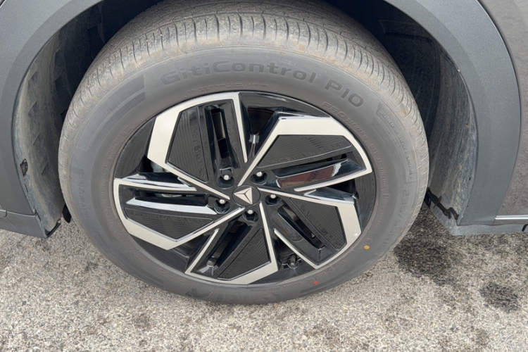 深蓝汽车 深蓝S07 2026款 300Ultra 华为乾崑ADS SE版车身外观6006