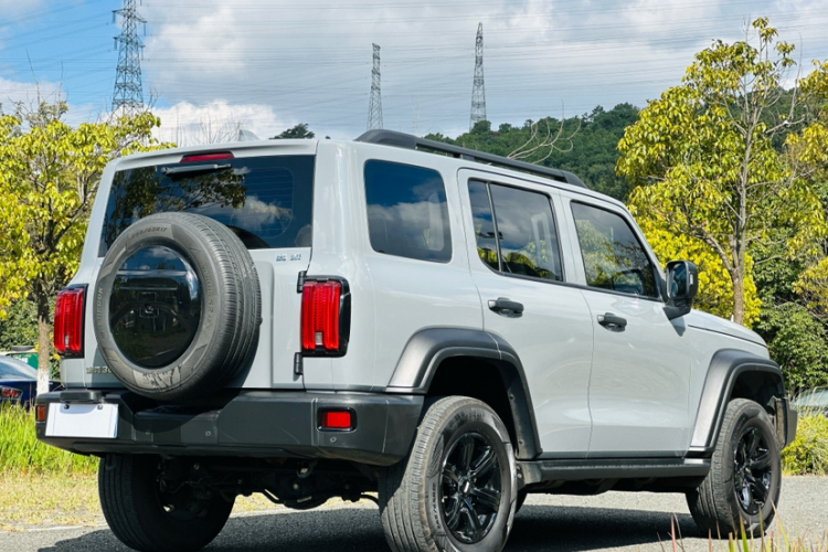 坦克300 2021款 越野版 2.0T 征服者车身外观6006