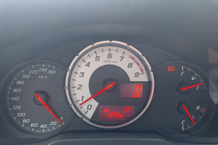 丰田86 2013款 2.0L 自动豪华型中控内饰15