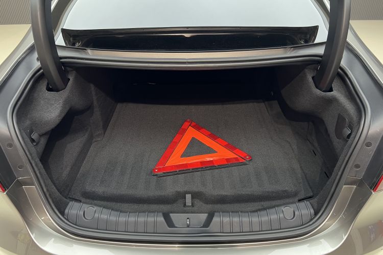 捷豹XFL 2021款 XFL 2.0T P250 两驱精英运动版中控内饰7010