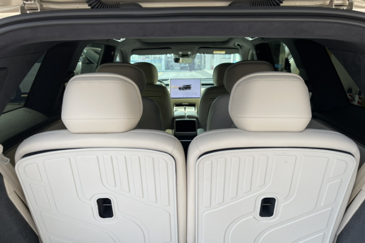 乐道L90 2025款 Ultra 六座版中控内饰7009