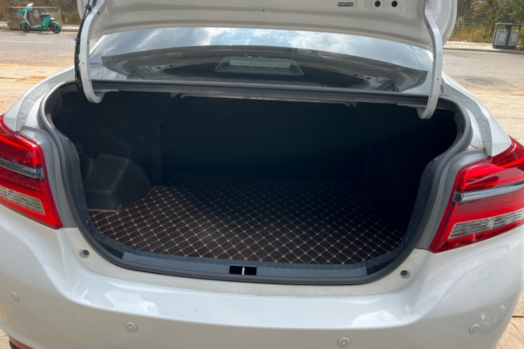 丰田 YARiS L 致享 2020款 1.5L CVT领先版中控内饰7014