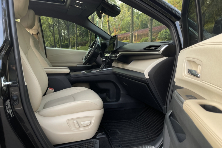 丰田 格瑞维亚 2022款 2.5L混动 尊爵版中控内饰7013