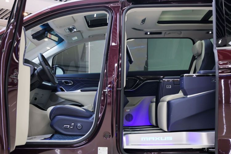 上汽大通MAXUS 大通G90 2022款 2.0T 星际七座版中控内饰7008