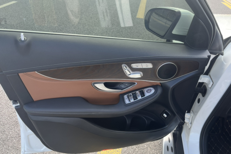 奔驰GLC 2020款 改款 GLC 260 L 4MATIC 豪华型中控内饰7005