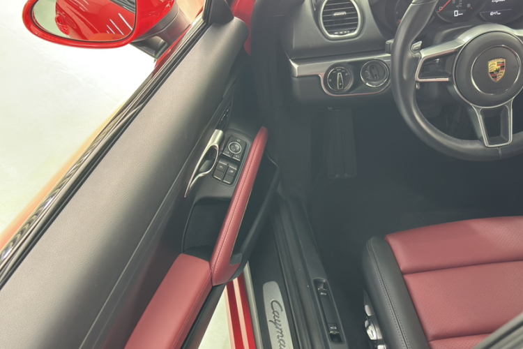 保时捷718 2020款 Cayman 2.0T中控内饰7005