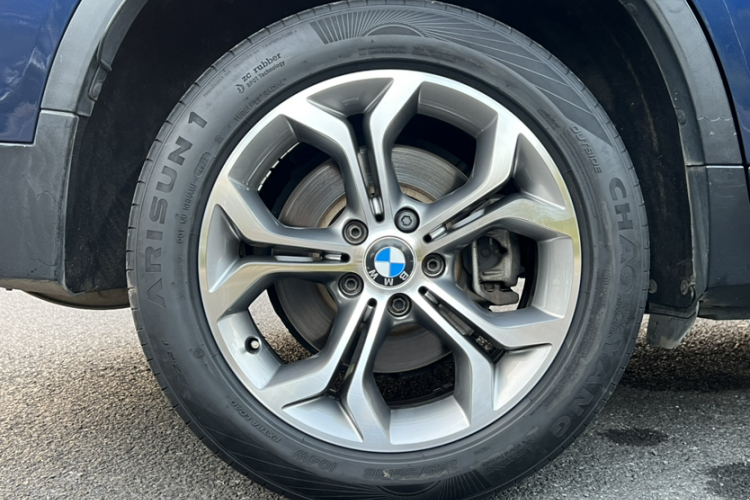 宝马X4 2014款 xDrive20i X设计套装车身外观6005