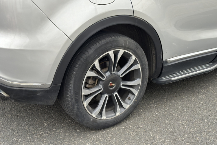 红旗HS5 2019款 2.0T 智联旗享四驱版车身外观6006