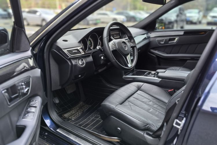 奔驰E级 2015款 E 260 L 运动豪华型中控内饰7008