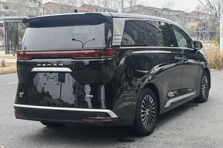 腾势D9 2022款 DM-i 1040 尊贵型车身外观6008