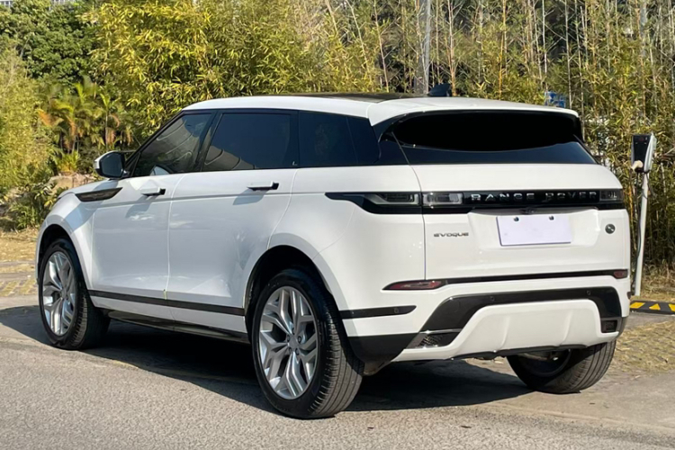 路虎 揽胜极光 2023款 极光L 200PS 精英版车身外观6001