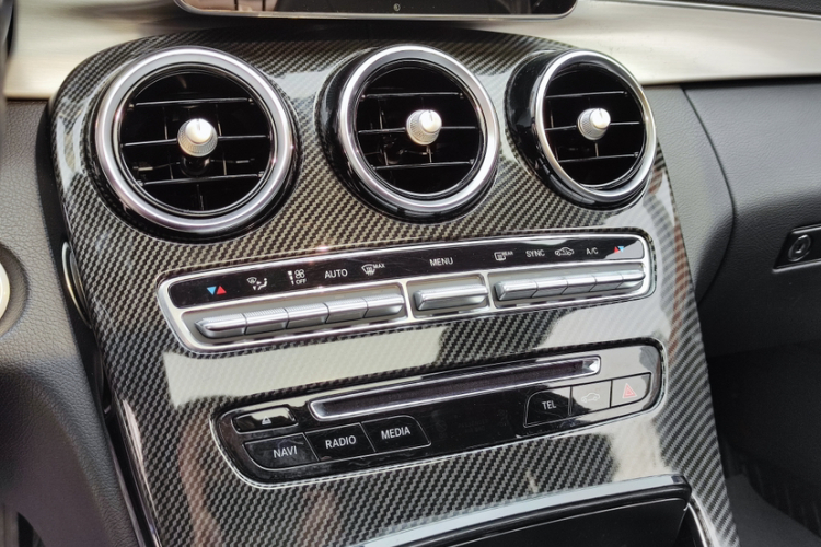 奔驰C级 2018款 C 200 运动版中控内饰7003