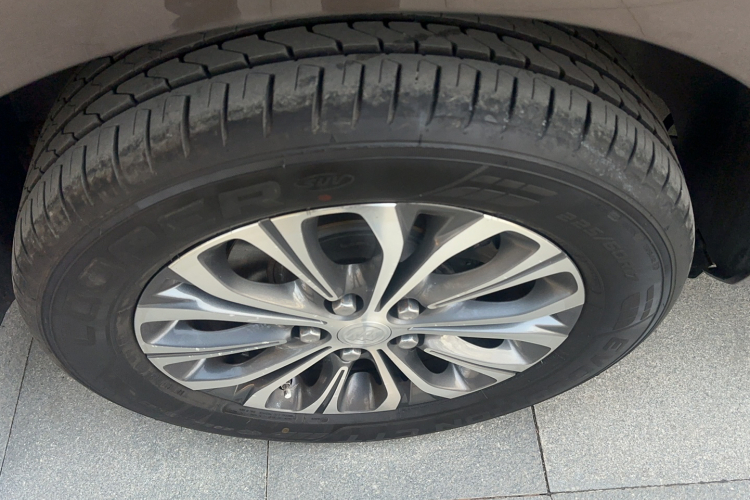 别克GL8 2022款 陆上公务舱 652T 豪华型车身外观6006