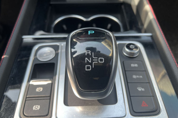 比亚迪 唐新能源 2019款 DM 2.0T 全时四驱智联创领型 7座 国VI中控内饰7006