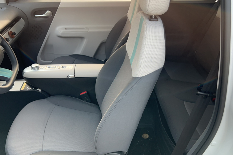 长安启源 长安Lumin 2025款 205km 香沁款中控内饰7001