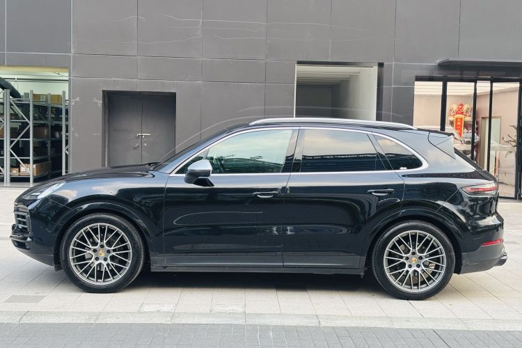 保时捷 2019款 Cayenne 3.0T车身外观6006