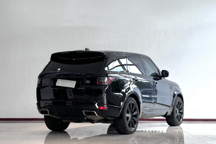 路虎 揽胜运动版 2021款 3.0 L6 耀黑版车身外观6004