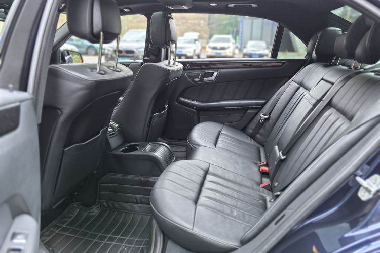 奔驰E级 2015款 E 260 L 运动豪华型中控内饰7006