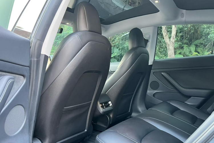 特斯拉 Model 3 2022款 后轮驱动版中控内饰7005