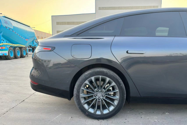 零跑汽车 零跑C01 2024款 增程 216尊享版车身外观6010