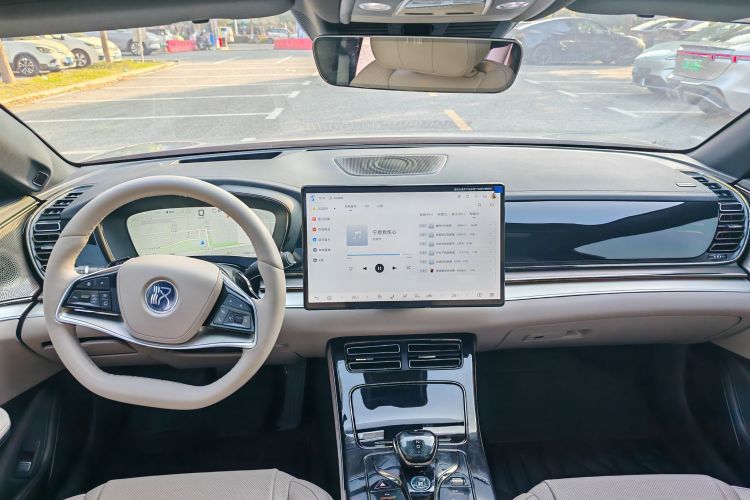 比亚迪 汉 2025款 EV 智驾版 701KM激光雷达尊享型中控内饰7004