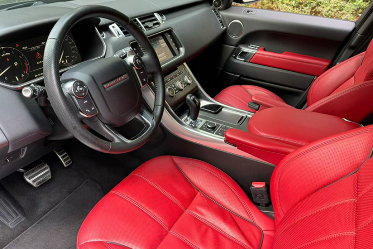 路虎 揽胜运动版 2016款 3.0 SC V6 HSE DYNAMIC中控内饰7002