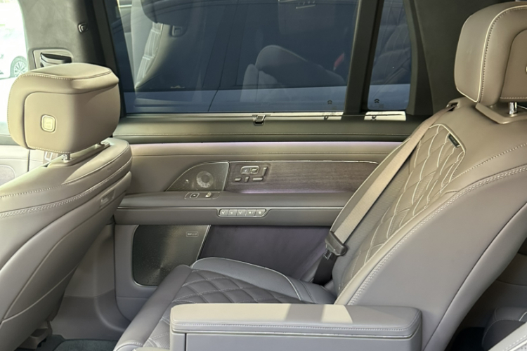 蔚来ES8 2026款 六座行政签名版中控内饰7008