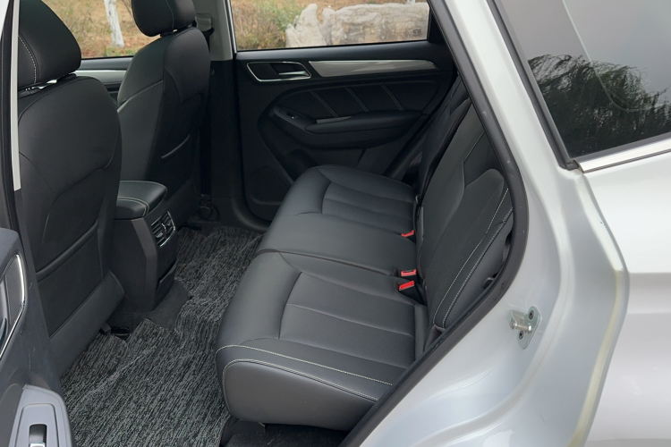 荣威RX5 2020款 20T 自动Ali智联网超越智臻版中控内饰7005