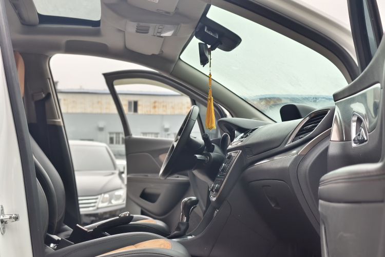 别克 昂科拉 2015款 1.4T 自动两驱都市领先型中控内饰7008