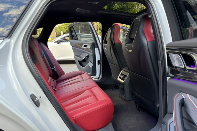 红旗H6 2023款 2.0T 致尚版中控内饰7008