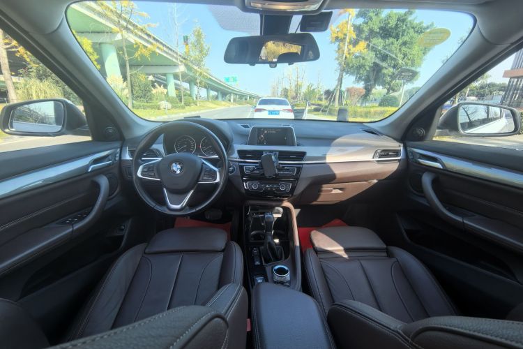 宝马X1 2018款 xDrive20Li 尊享型中控内饰7003