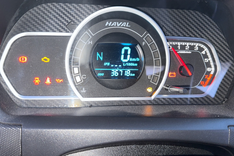 哈弗H1 2017款 红标 1.5L AMT舒适型中控内饰15