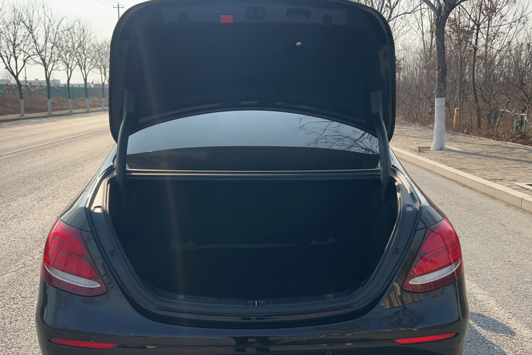 奔驰E级 2020款 改款 E 300 L 时尚型局部细节23