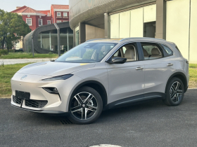 名爵 MG ES5 2025款 425plus 后驱版