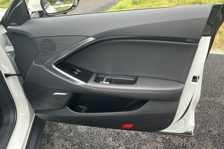 名爵 MG7 2025款 2.0T Trophy+ 超级智驾版中控内饰7005