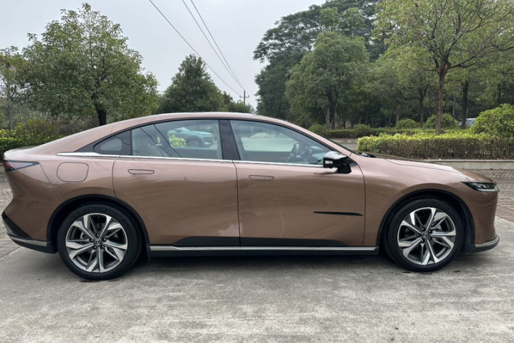 马自达EZ-6 2024款 增程200智尊版车身外观6014