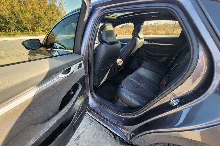 吉利汽车 星瑞 2025款 东方曜 2.0TD 望月版中控内饰7005